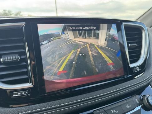 New 2026 Chrysler Pacifica Select image 24