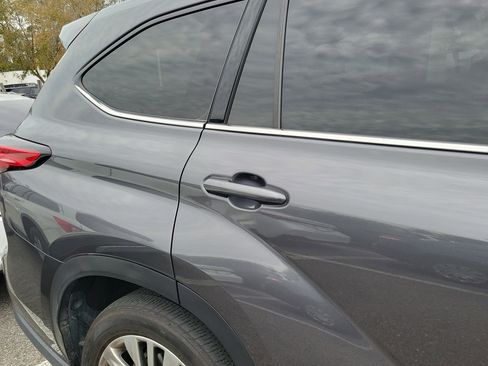 Used 2023 Toyota Highlander Platinum image 15