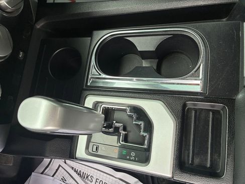 Used 2017 Toyota Tundra SR5 w/ SR5 Upgrade Package image 30