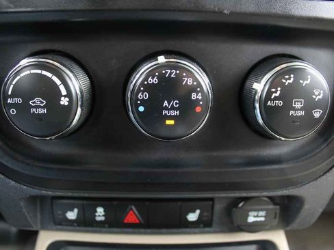 Used 2012 Jeep Patriot Limited FWD image 19