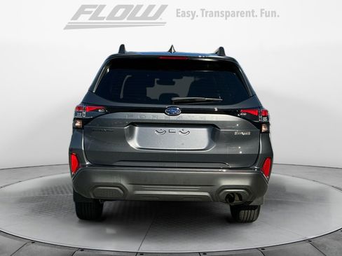 Used 2025 Subaru Forester Premium image 8