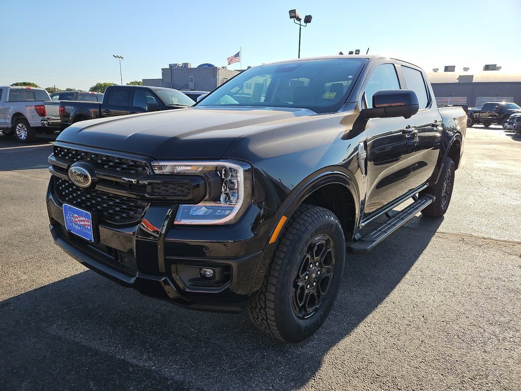 New 2026 Ford Ranger Lariat w/ Black Appearance Package AWD/4WD image 4