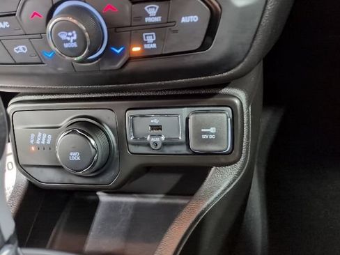 Used 2023 Jeep Renegade Limited AWD/4WD image 10