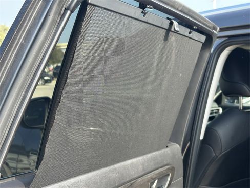 Used 2022 Toyota Highlander Limited image 18