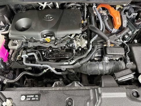 Certified 2024 Toyota Sienna XLE AWD/4WD image 34