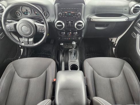 Used 2016 Jeep Wrangler Sahara w/ Connectivity Group AWD/4WD image 23