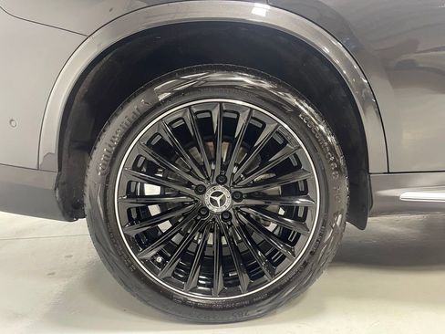 Used 2024 Mercedes-Benz GLC 300 4MATIC image 15