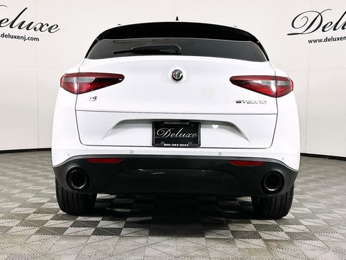 Used 2022 Alfa Romeo Stelvio Sprint image 5