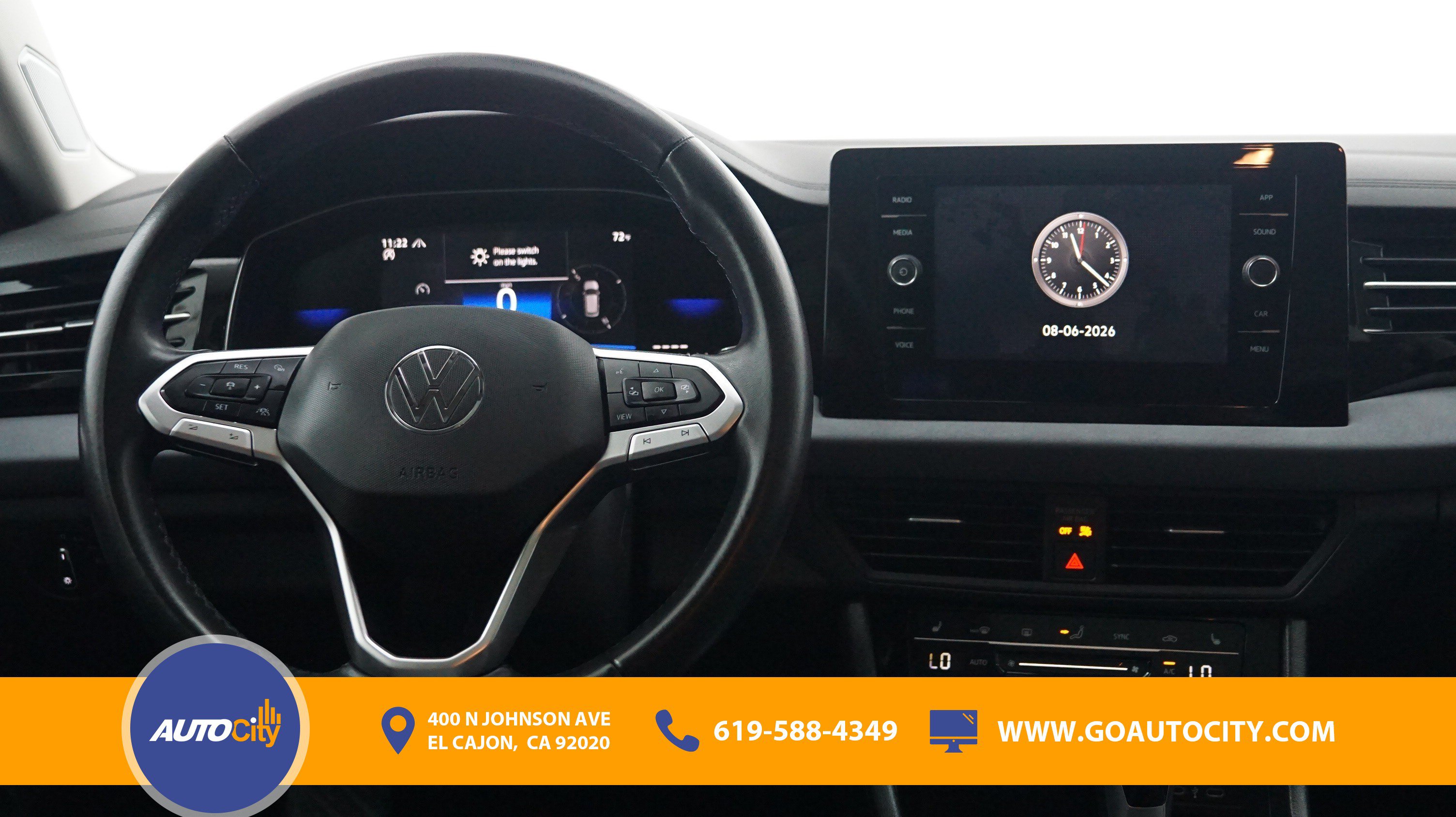 Used 2025 Volkswagen Jetta SE FWD image 5