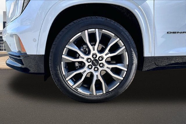 Certified 2026 GMC Acadia Denali Ultimate w/ LPO, Floor Liner Package AWD/4WD image 9