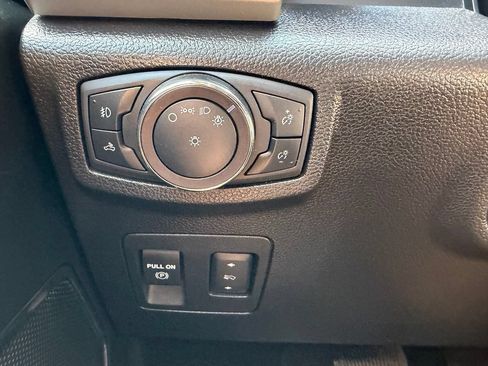Used 2019 Ford F150 Lariat w/ Trailer Tow Package RWD image 30