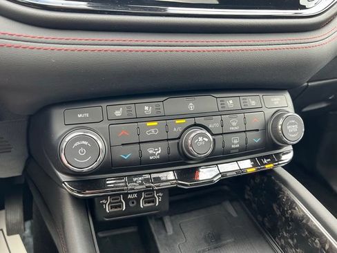 Used 2024 Dodge Durango R/T AWD/4WD image 30