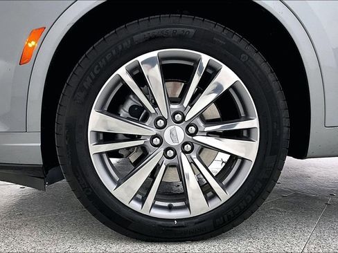 Used 2025 Cadillac XT6 Premium Luxury image 11