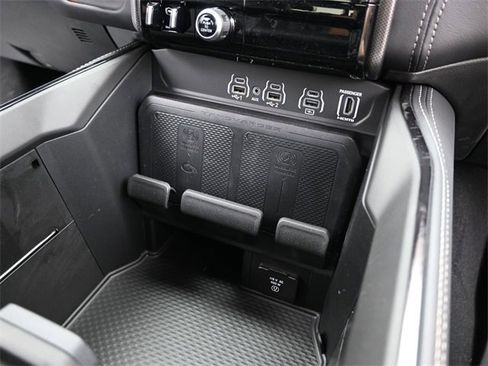 New 2025 RAM 1500 Limited image 24