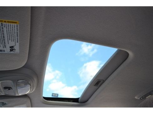 Used 2007 GMC Envoy SLE image 22