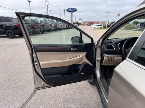 Used 2015 Subaru Outback 2.5i Limited AWD/4WD image 11