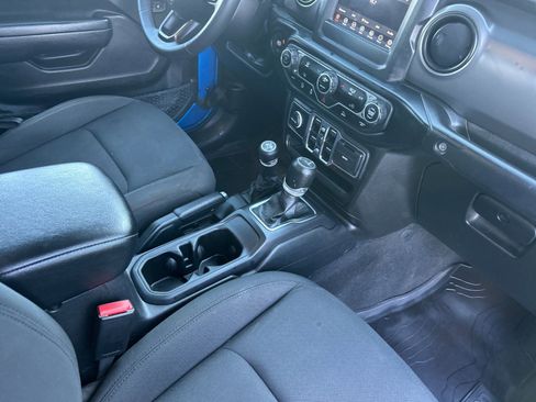 Certified 2023 Jeep Gladiator Sport image 15