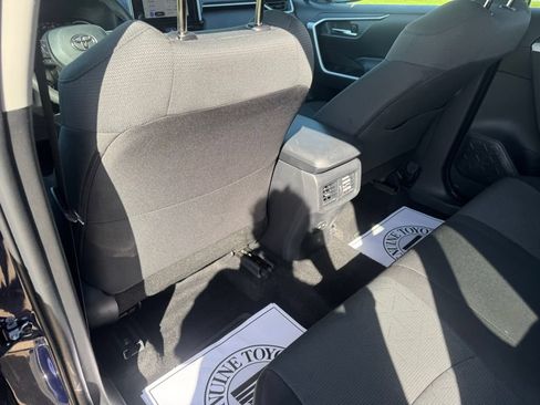 Used 2025 Toyota RAV4 XLE AWD/4WD image 38