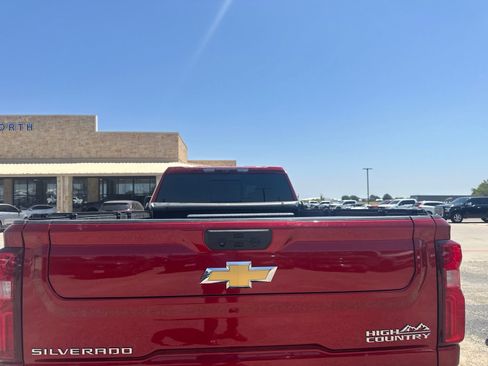 Used 2025 Chevrolet Silverado 3500 High Country w/ High Country Premium Package AWD/4WD image 4