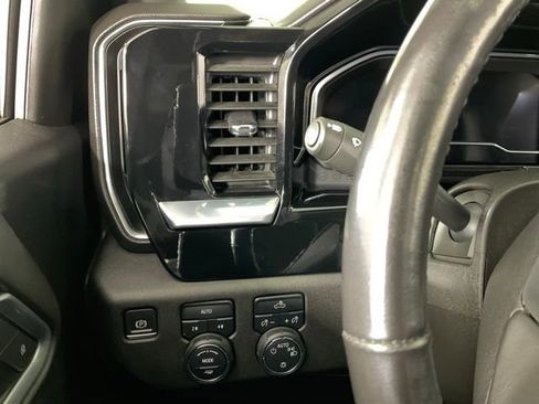 Used 2022 Chevrolet Silverado 1500 LT image 18