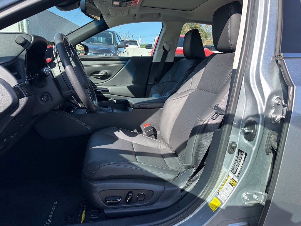 Used 2024 Lexus ES 350 w/ Premium Package FWD image 10