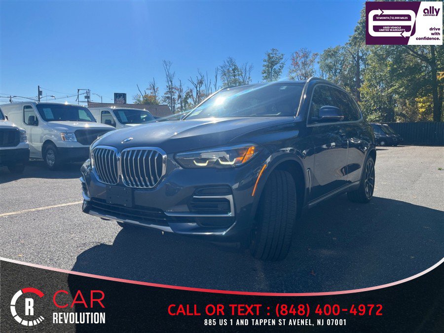 Used 2022 BMW X5 xDrive40i w/ Parking Assistance Package AWD/4WD image 4