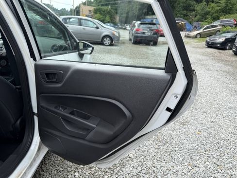 Used 2012 Ford Fiesta SE w/ Super Fuel Economy Pkg FWD image 14