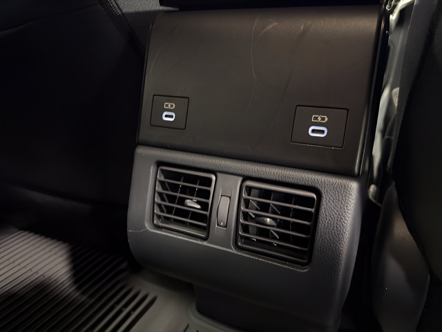 Used 2023 Subaru Solterra AWD image 31