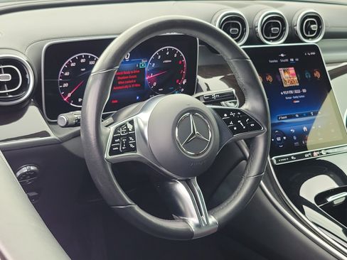 Used 2024 Mercedes-Benz GLC 300 image 9