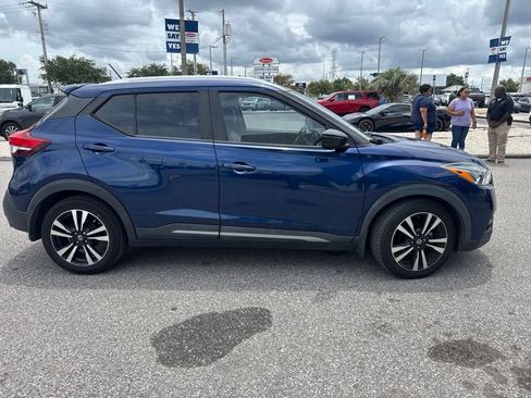 Used 2020 Nissan Kicks SR w/ SR Premium Package FWD image 4