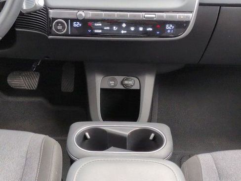 Used 2024 Hyundai Ioniq 5 SE AWD/4WD image 17