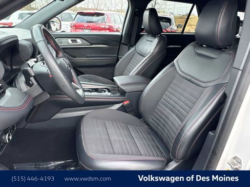 Used 2025 Ford Explorer ST-Line w/ ST-Line Street Pack image 11