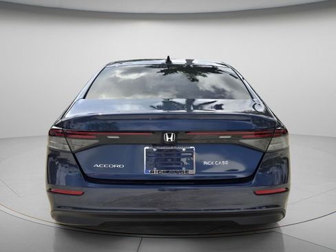 Certified 2025 Honda Accord SE image 6