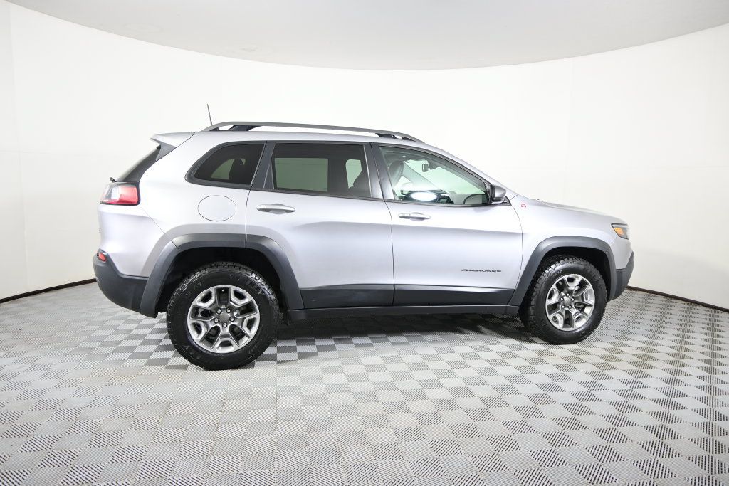 Used 2019 Jeep Cherokee Trailhawk AWD/4WD image 7