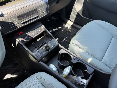 Certified 2025 Hyundai Kona Limited FWD image 13
