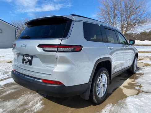 Used 2025 Jeep Grand Cherokee L Laredo image 6