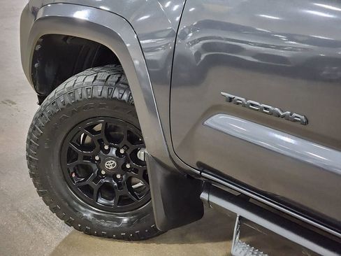 Used 2022 Toyota Tacoma SR5 image 23