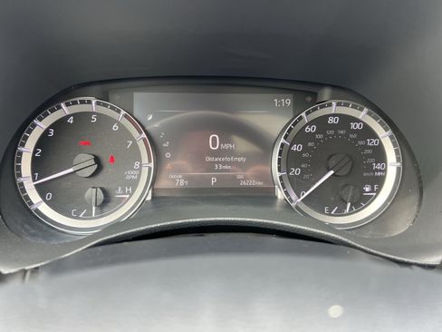 Used 2023 Toyota Highlander XLE AWD/4WD image 17