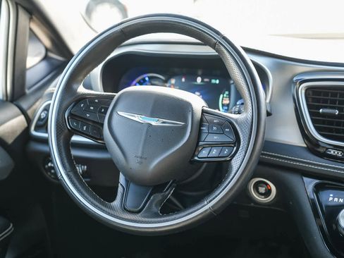 Used 2020 Chrysler Pacifica Limited w/ Advanced Safetytec Group image 14