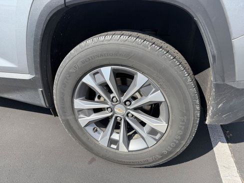 Used 2025 Chevrolet Equinox LT FWD image 6