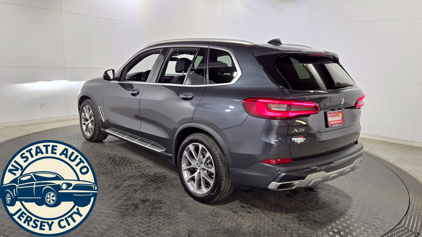 Used 2019 BMW X5 xDrive50i w/ Off-Road Package AWD/4WD image 3