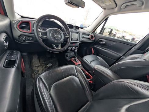 Used 2017 Jeep Renegade Trailhawk w/ Premium Trailhawk Package image 6