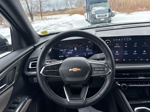 Used 2024 Chevrolet Traverse LT w/ Trailering Package image 14