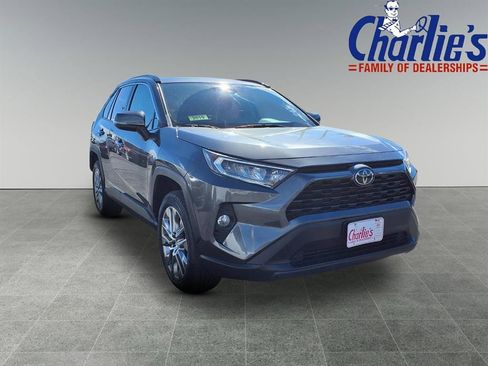 Used 2019 Toyota RAV4 XLE Premium w/ Cold Weather Package AWD/4WD image 3