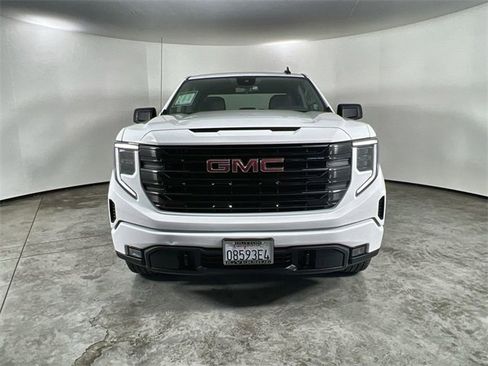 Used 2025 GMC Sierra 1500 Elevation image 3