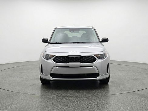 Used 2025 Kia Soul LX w/ LX Technology Package image 2