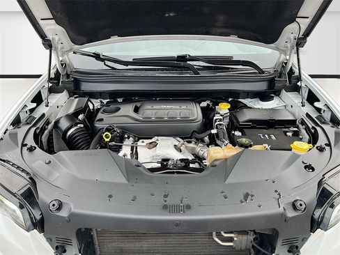 Used 2019 Jeep Cherokee Limited image 28