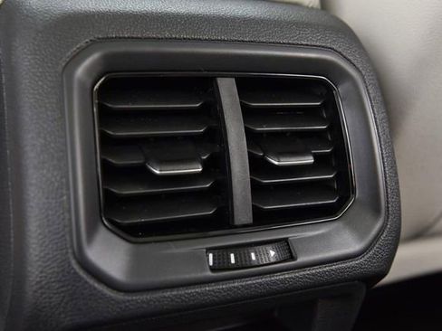 New 2026 Volkswagen Taos SE AWD/4WD image 24