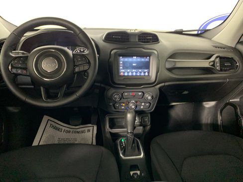 Used 2020 Jeep Renegade Altitude FWD image 34