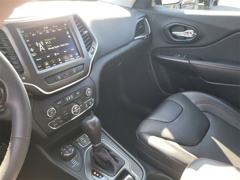 Used 2022 Jeep Cherokee Trailhawk w/ Sun, Sound & Nav Group image 21